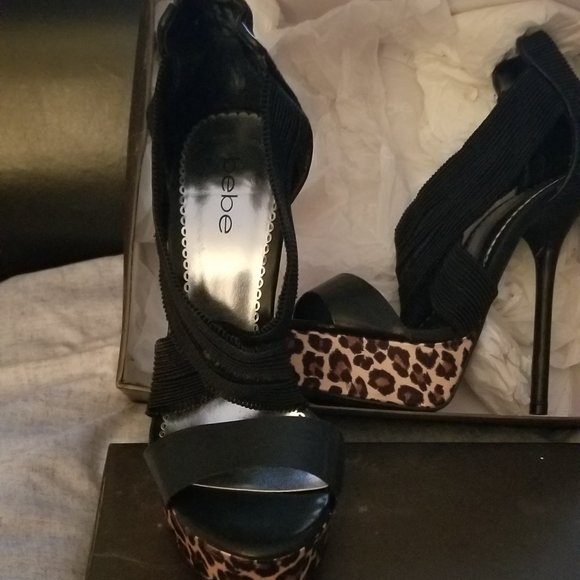 Heels - Picture 3 of 3